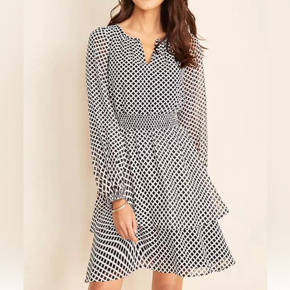 Ann Taylor Dresses & Skirts - Like New Ann Taylor Size 0 Black and White Mini Dress